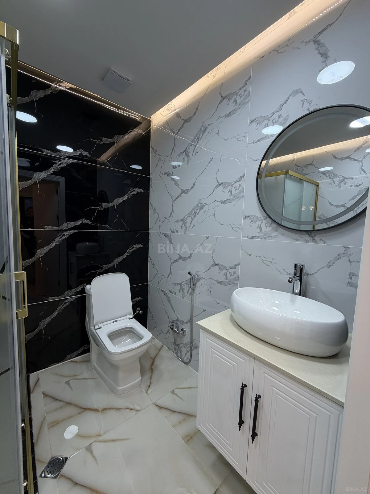 Satılır 2 otaqlı mənzil 85 m²