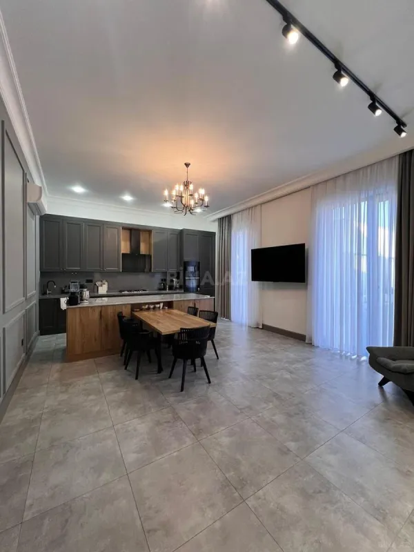 Kirayə verilir 5 otaqlı həyət evi 400 m²