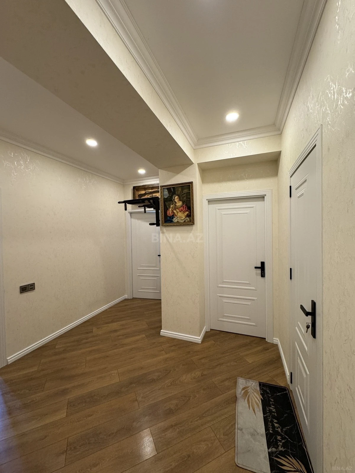 Satılır 2 otaqlı mənzil 98 m²