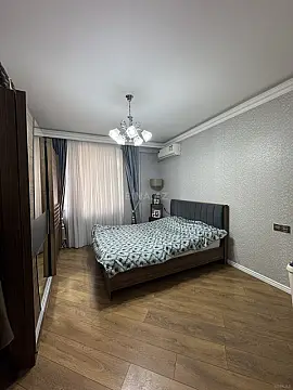 Satılır 2 otaqlı mənzil 98 m²