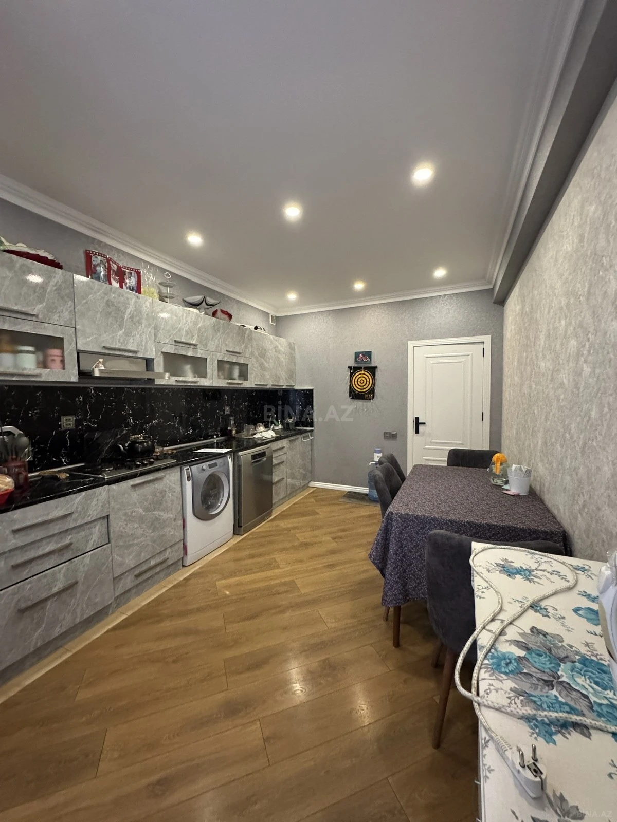 Satılır 2 otaqlı mənzil 98 m²