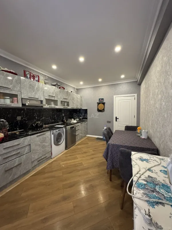 Satılır 2 otaqlı mənzil 98 m²