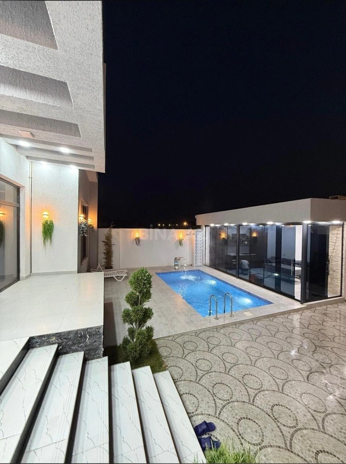 Kirayə verilir 4 otaqlı həyət evi 240 m²