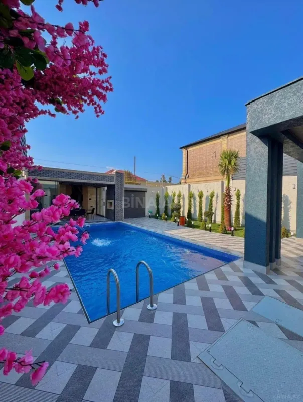 Kirayə verilir 4 otaqlı həyət evi 240 m²