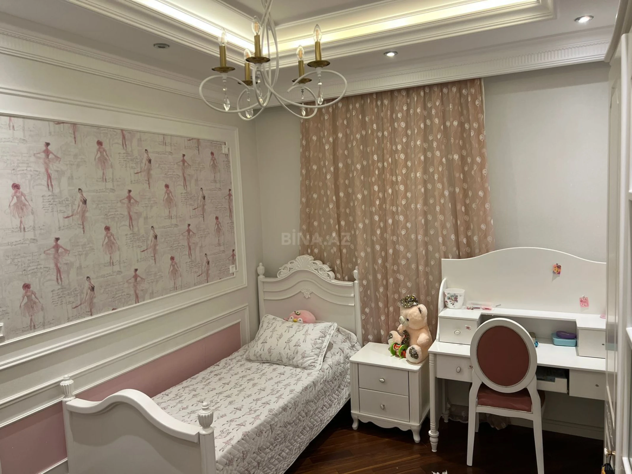 Kirayə verilir 4 otaqlı mənzil 155 m²