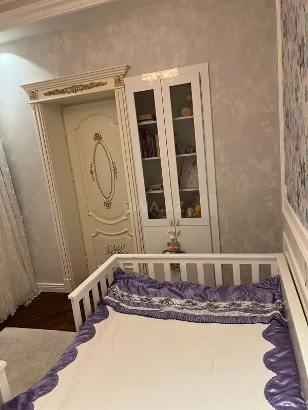 Kirayə verilir 4 otaqlı mənzil 155 m²