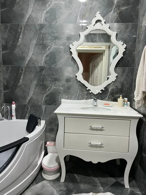 Kirayə verilir 4 otaqlı mənzil 155 m²