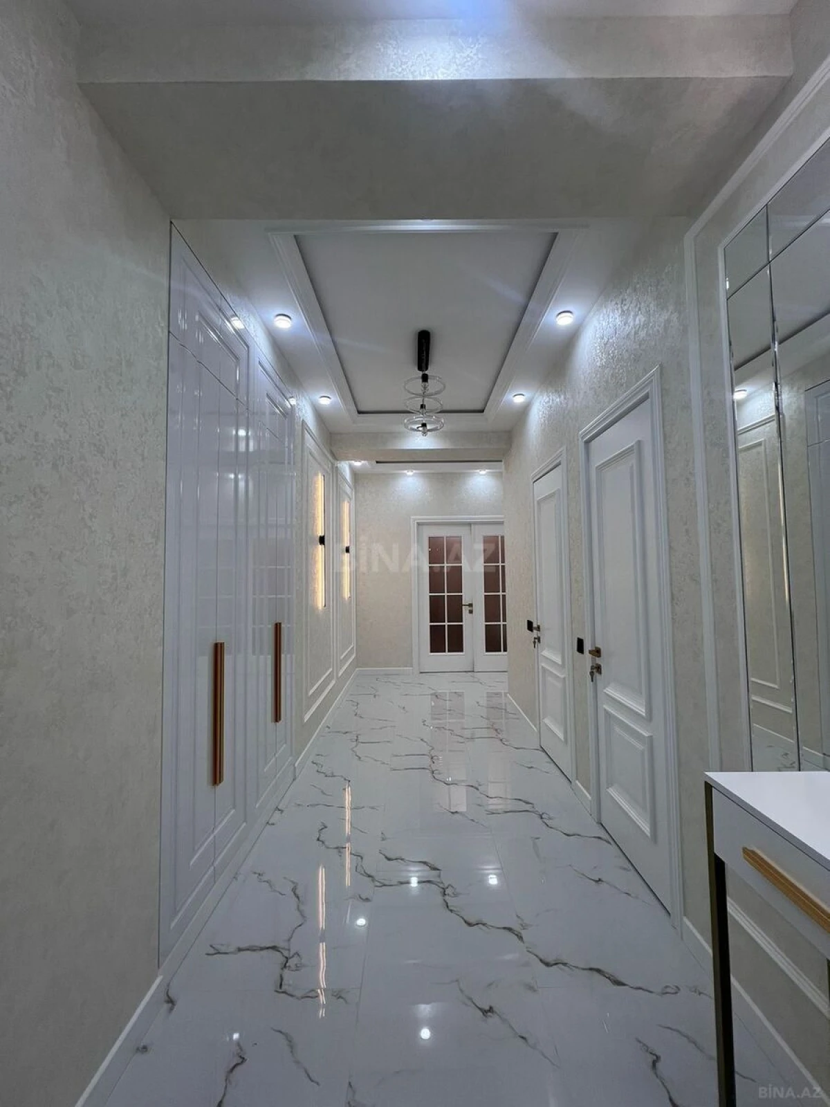 Satılır 3 otaqlı mənzil 115 m²