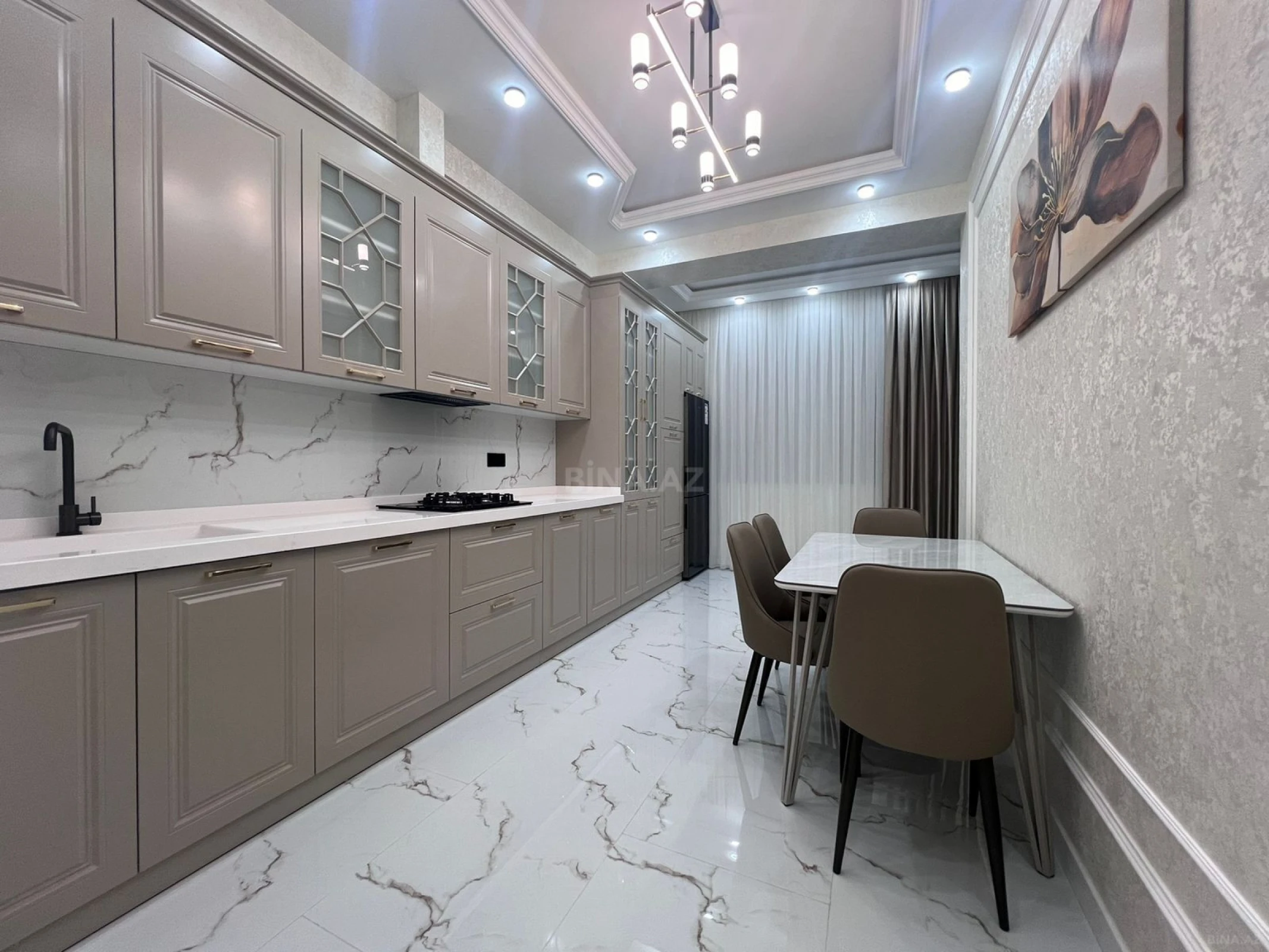 Satılır 3 otaqlı mənzil 115 m²