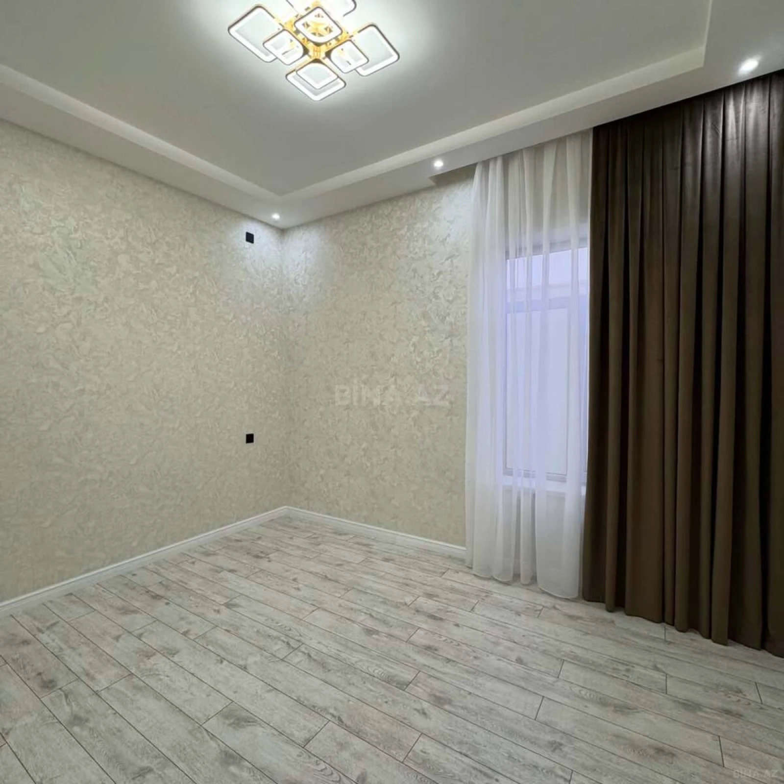 Satılır 4 otaqlı həyət evi 180 m²
