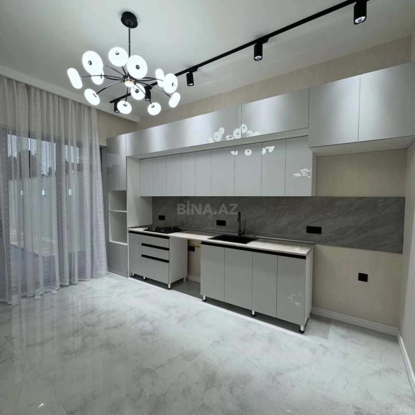 Satılır 4 otaqlı həyət evi 180 m²