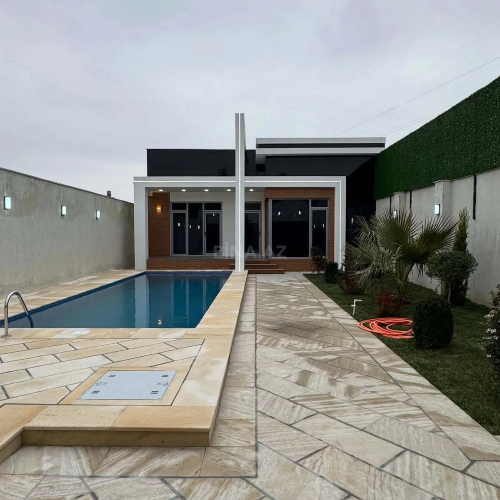 Satılır 4 otaqlı həyət evi 180 m²