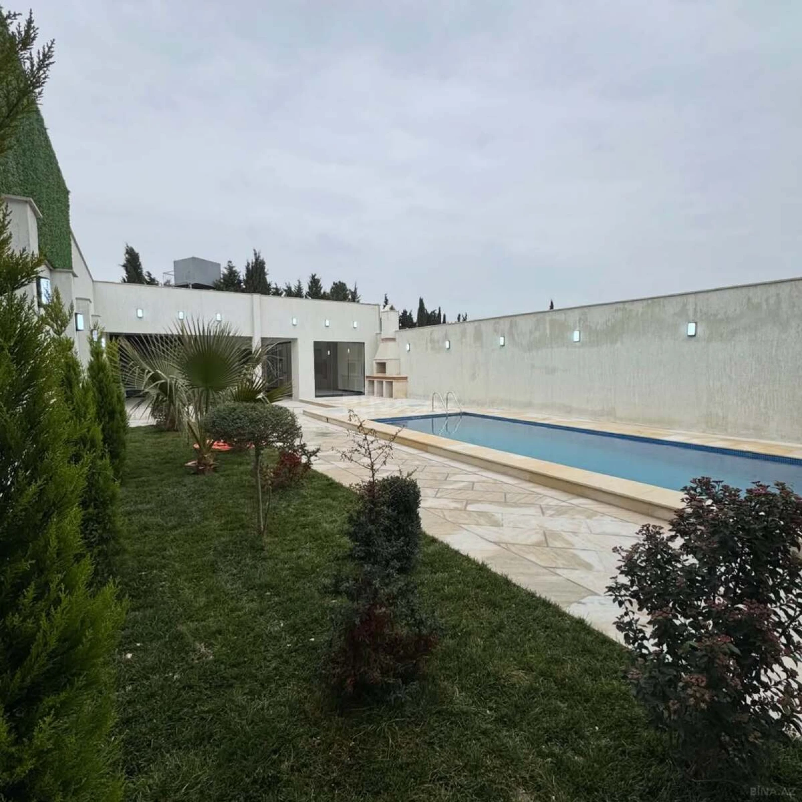 Satılır 4 otaqlı həyət evi 180 m²