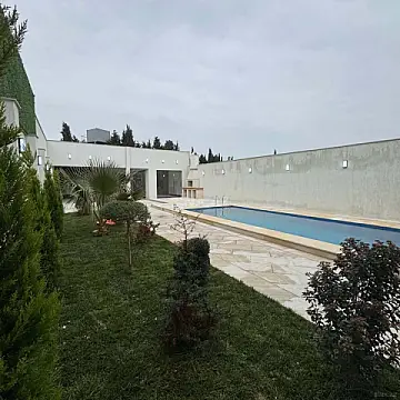 Satılır 4 otaqlı həyət evi 180 m²