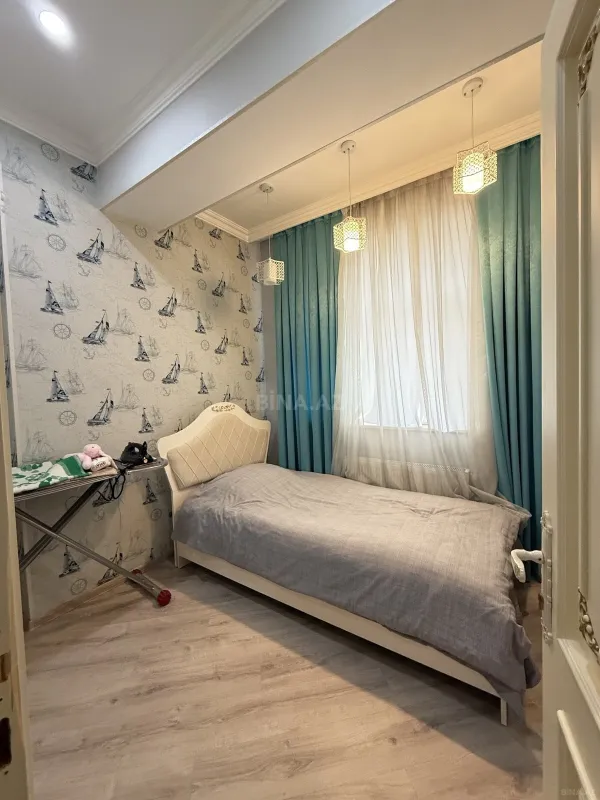 Satılır 3 otaqlı mənzil 112 m²