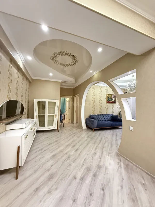Satılır 3 otaqlı mənzil 112 m²