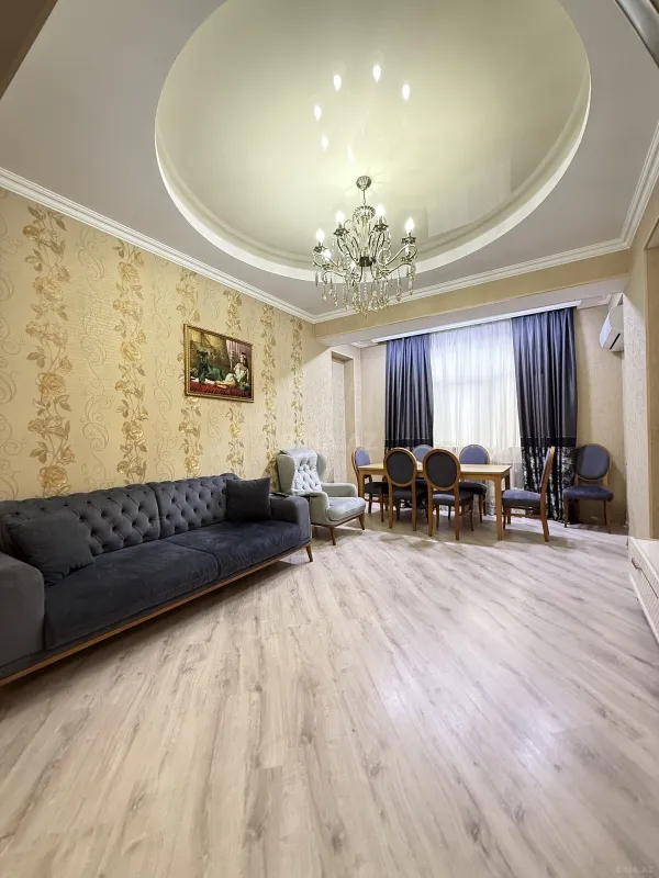Satılır 3 otaqlı mənzil 112 m²