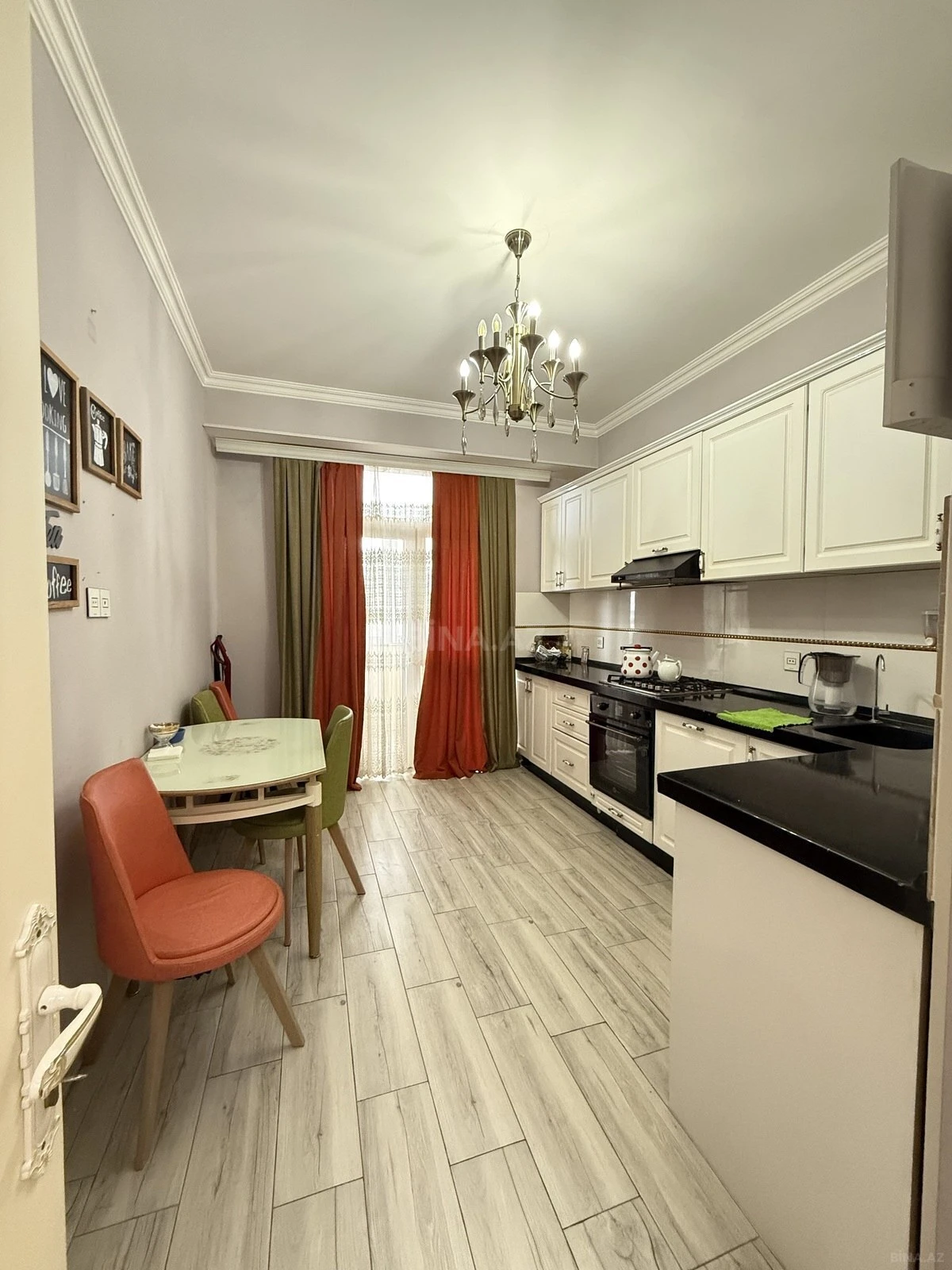 Satılır 3 otaqlı mənzil 112 m²