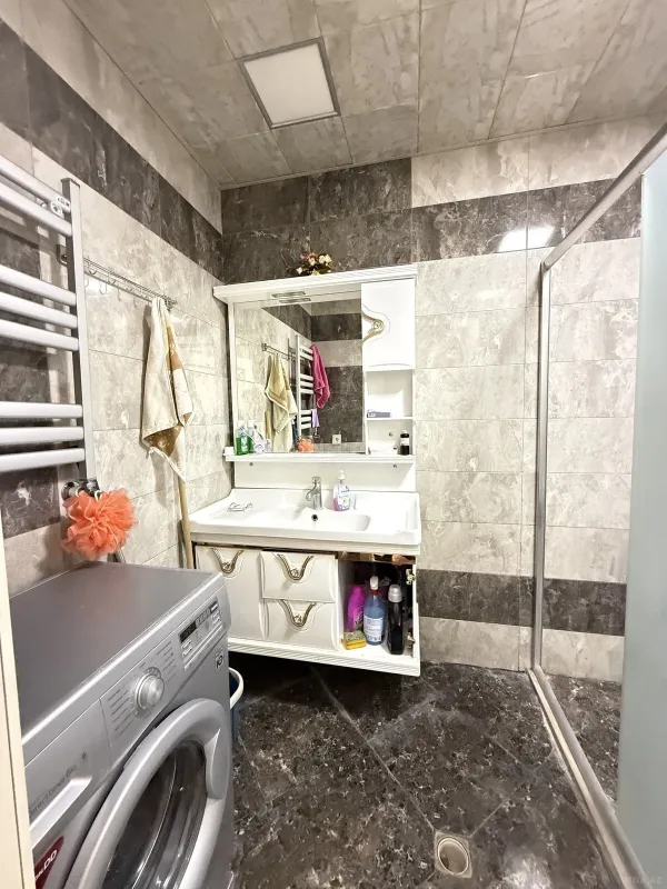 Satılır 3 otaqlı mənzil 112 m²