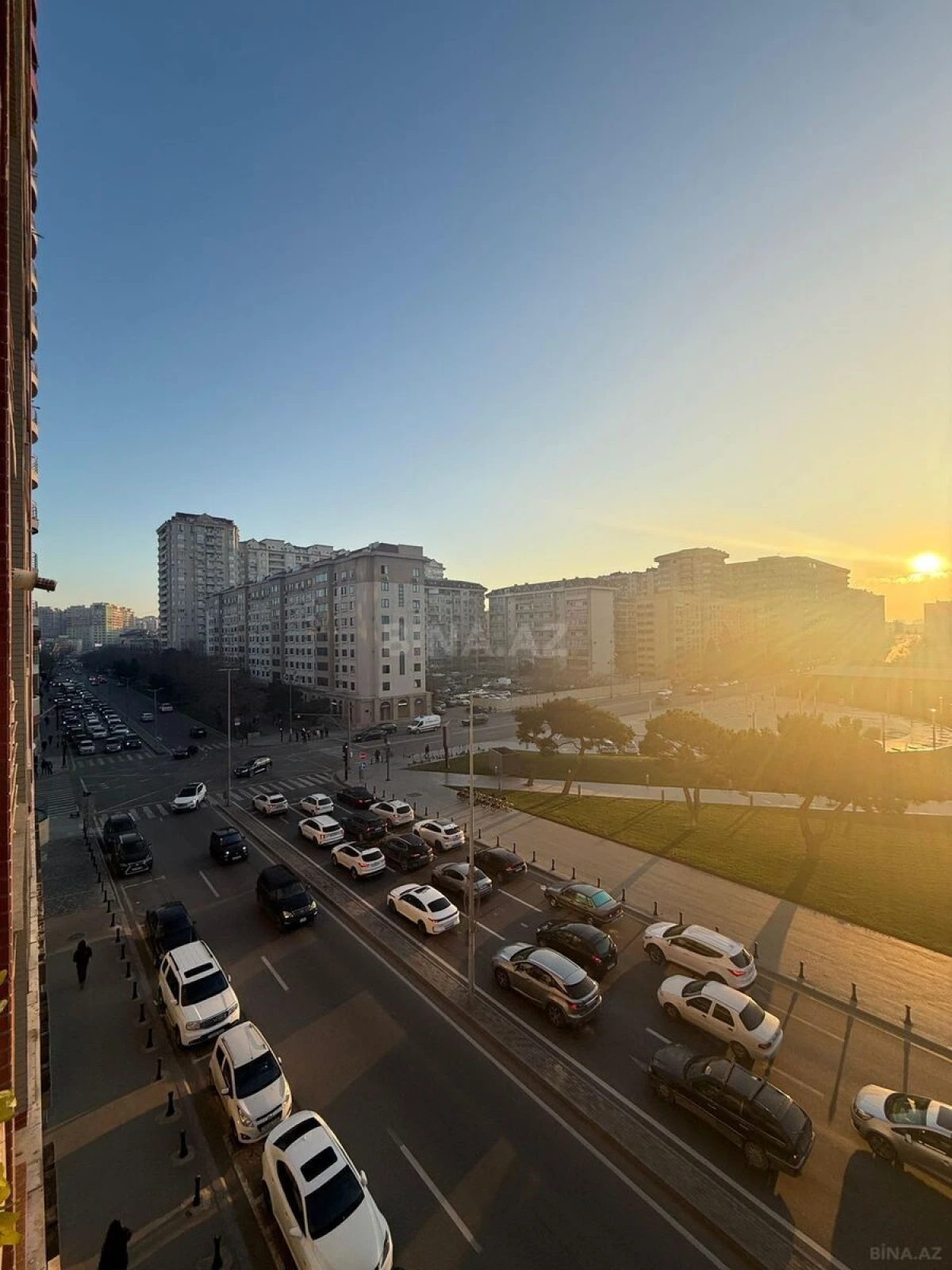 Satılır 3 otaqlı mənzil 160 m²