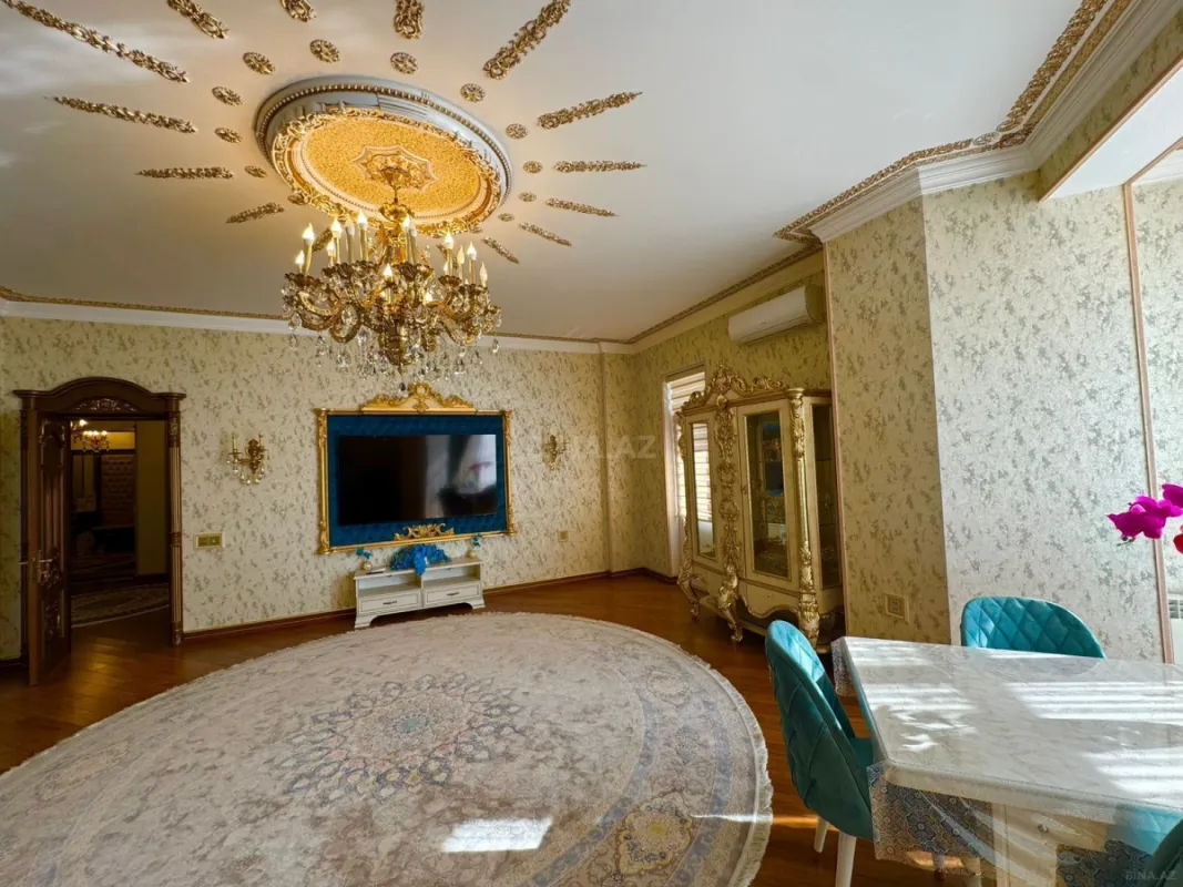 Satılır 3 otaqlı mənzil 160 m²