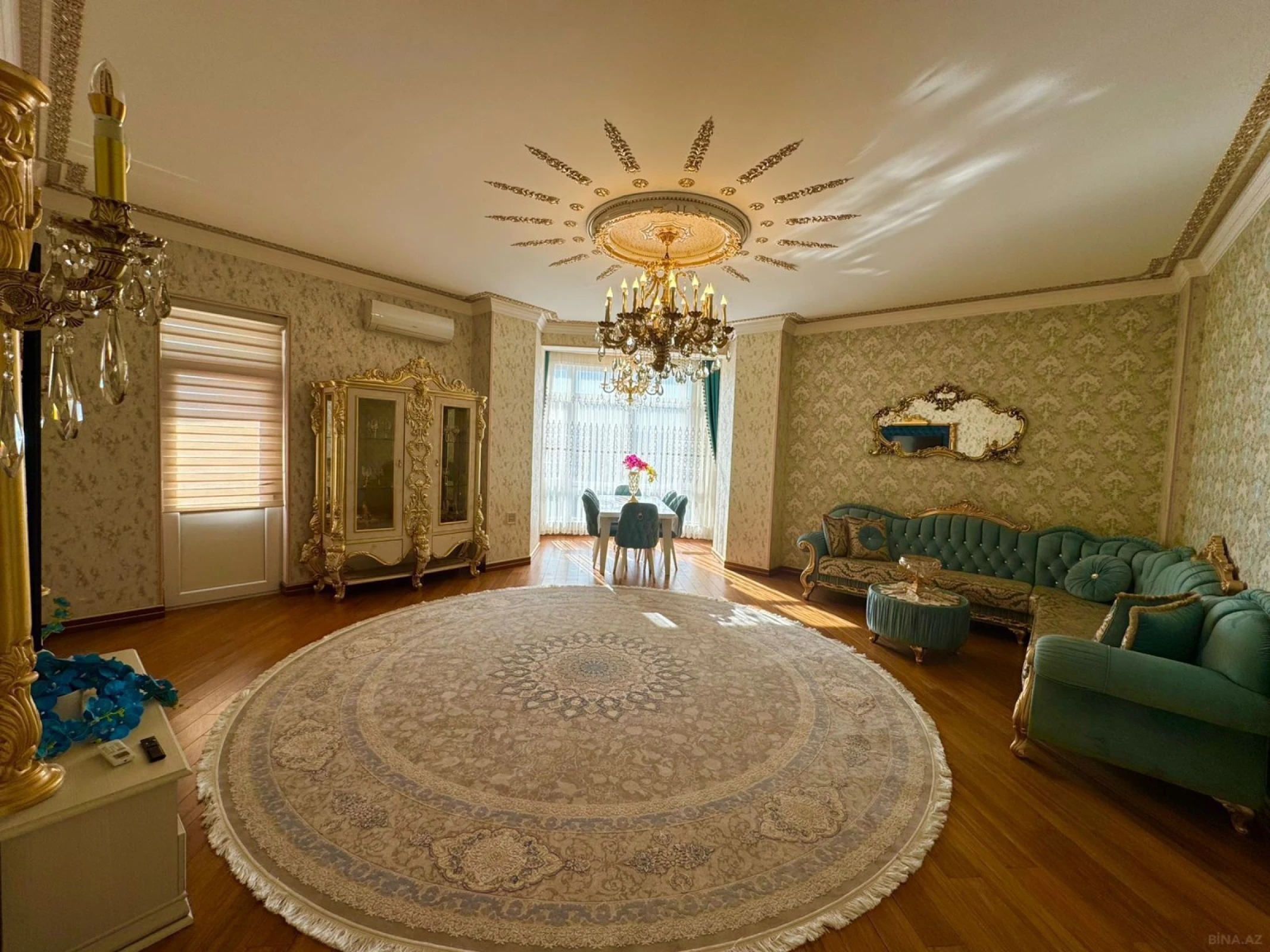 Satılır 3 otaqlı mənzil 160 m²