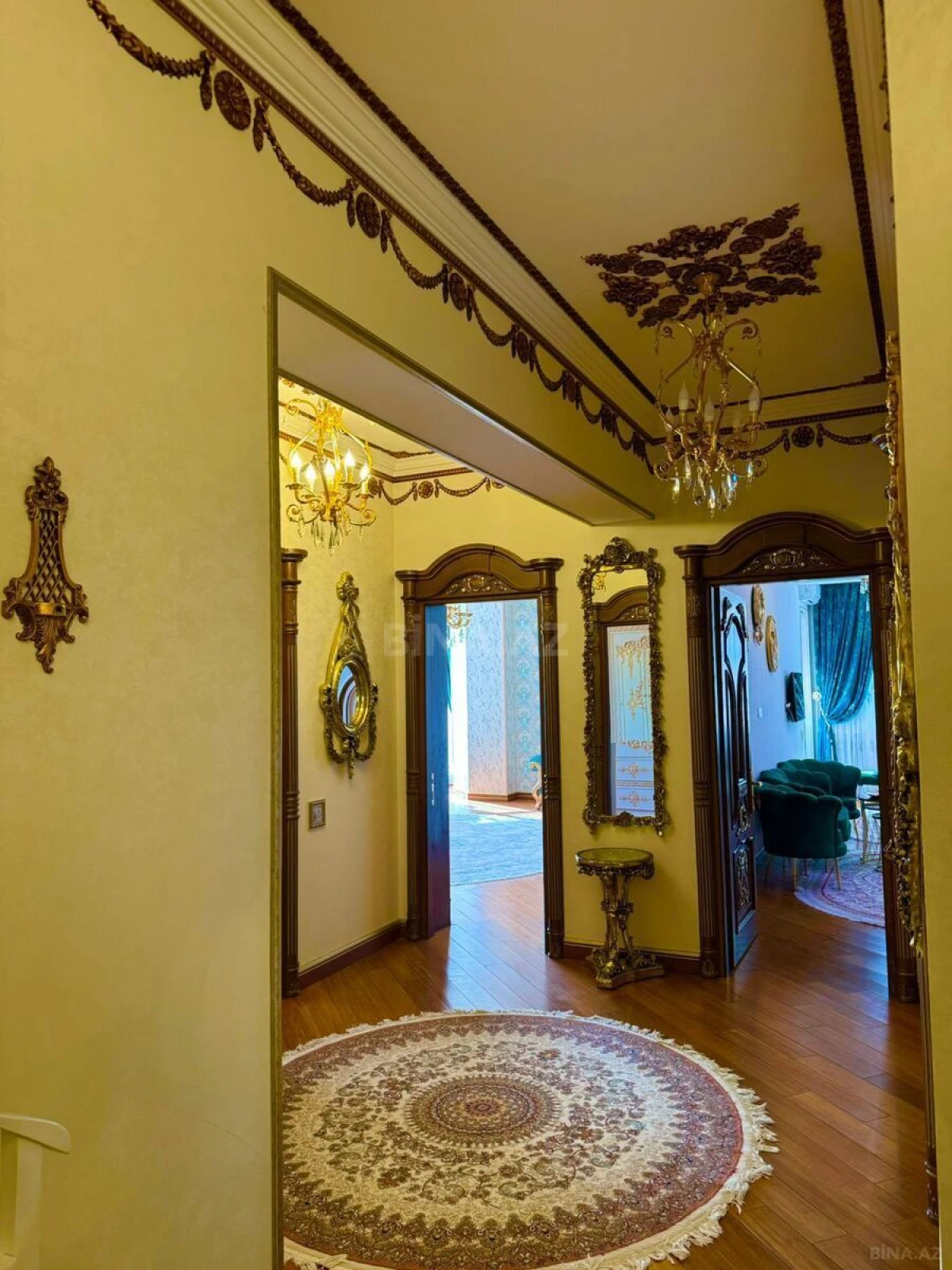 Satılır 3 otaqlı mənzil 160 m²