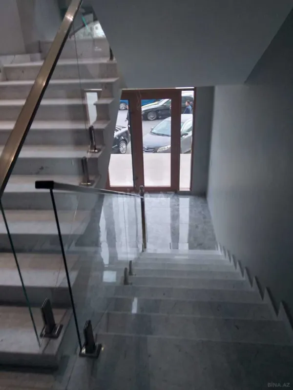 Kirayə verilir 7 otaqlı ofis 216 m²