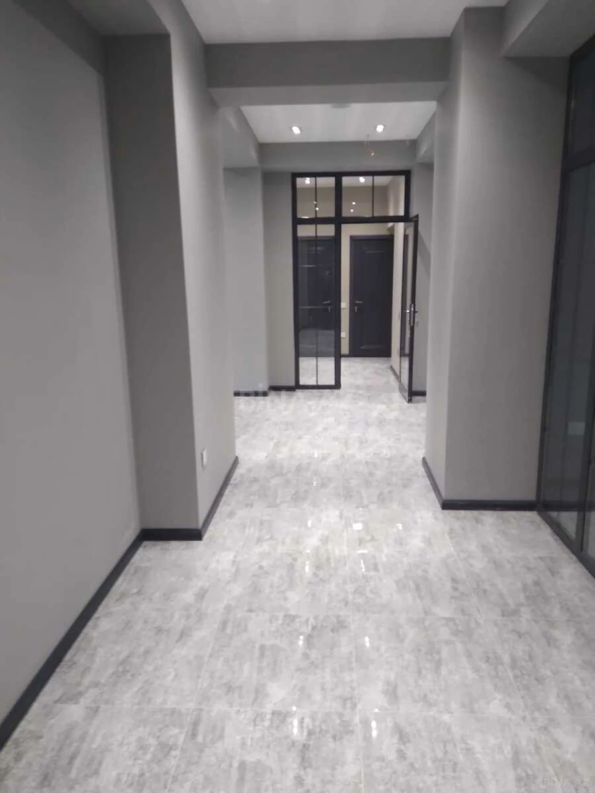 Kirayə verilir 7 otaqlı ofis 216 m²