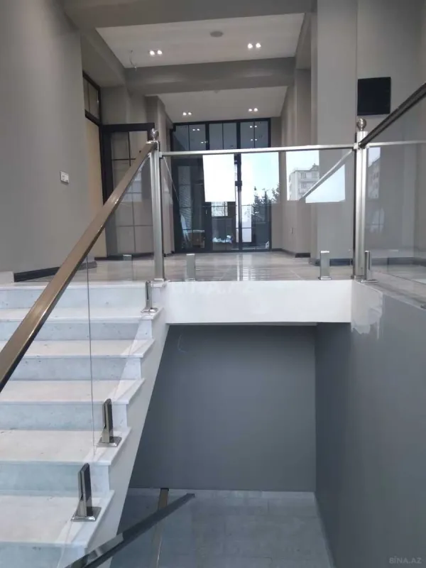 Kirayə verilir 7 otaqlı ofis 216 m²