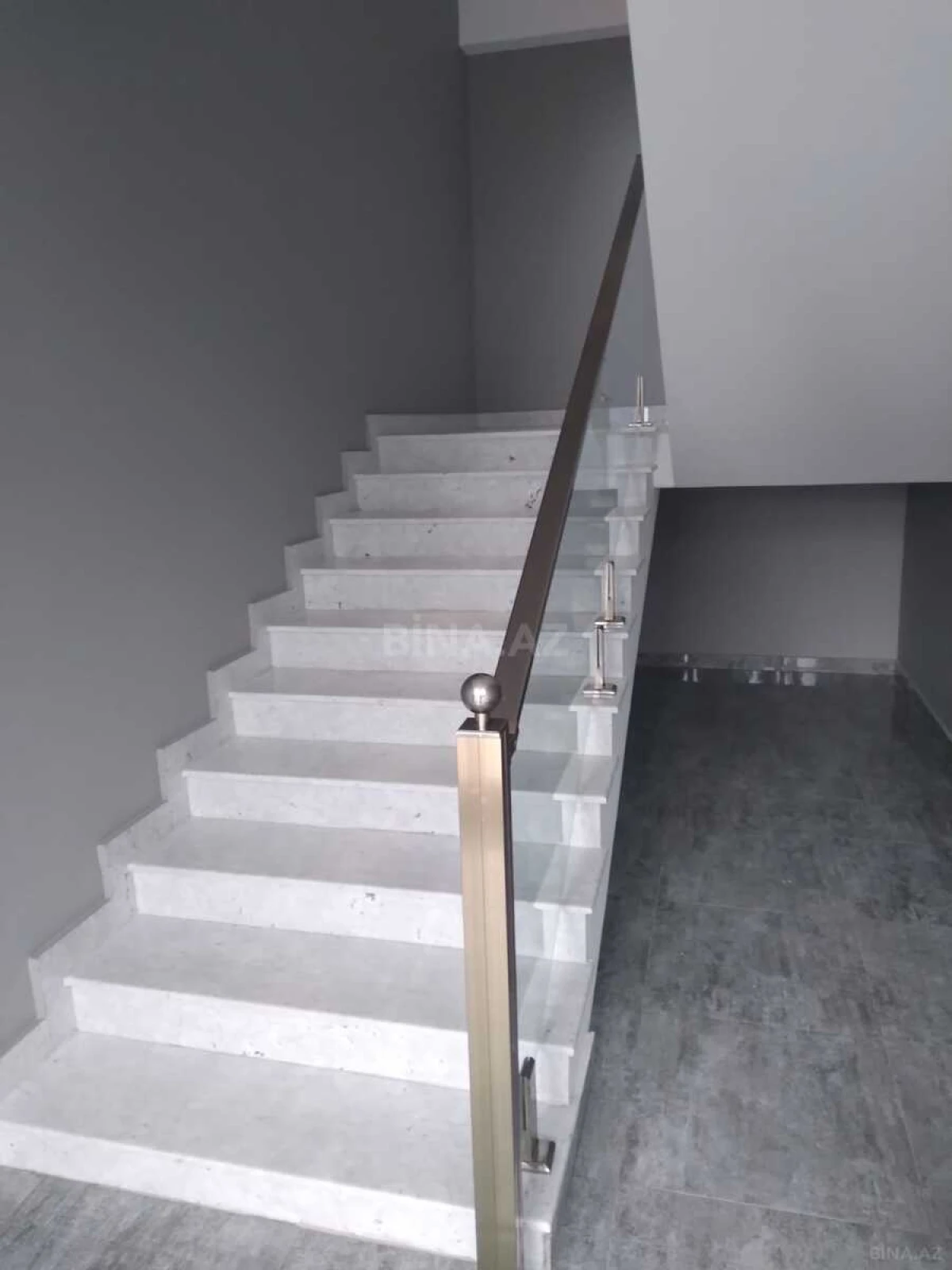 Kirayə verilir 7 otaqlı ofis 216 m²