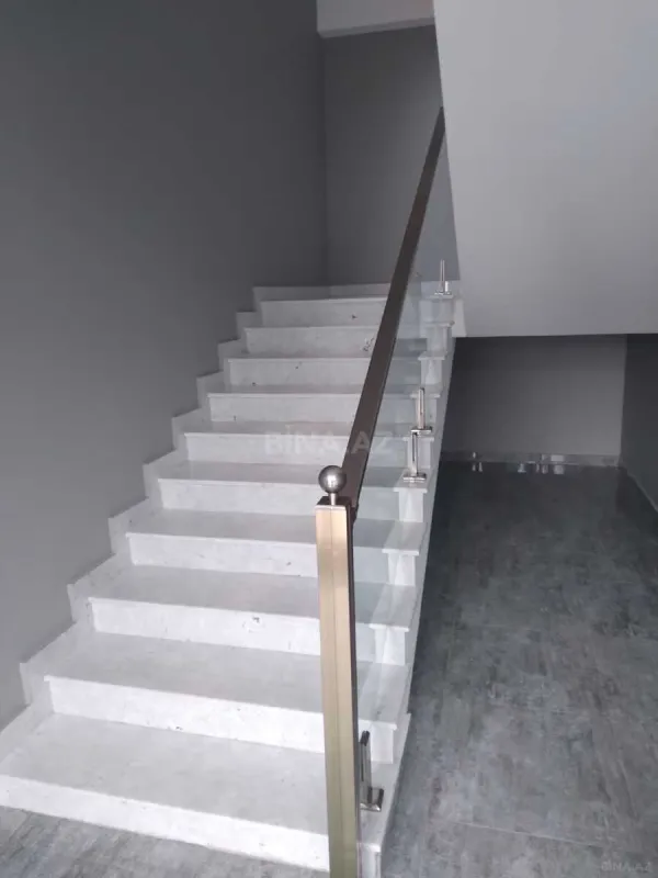 Kirayə verilir 7 otaqlı ofis 216 m²