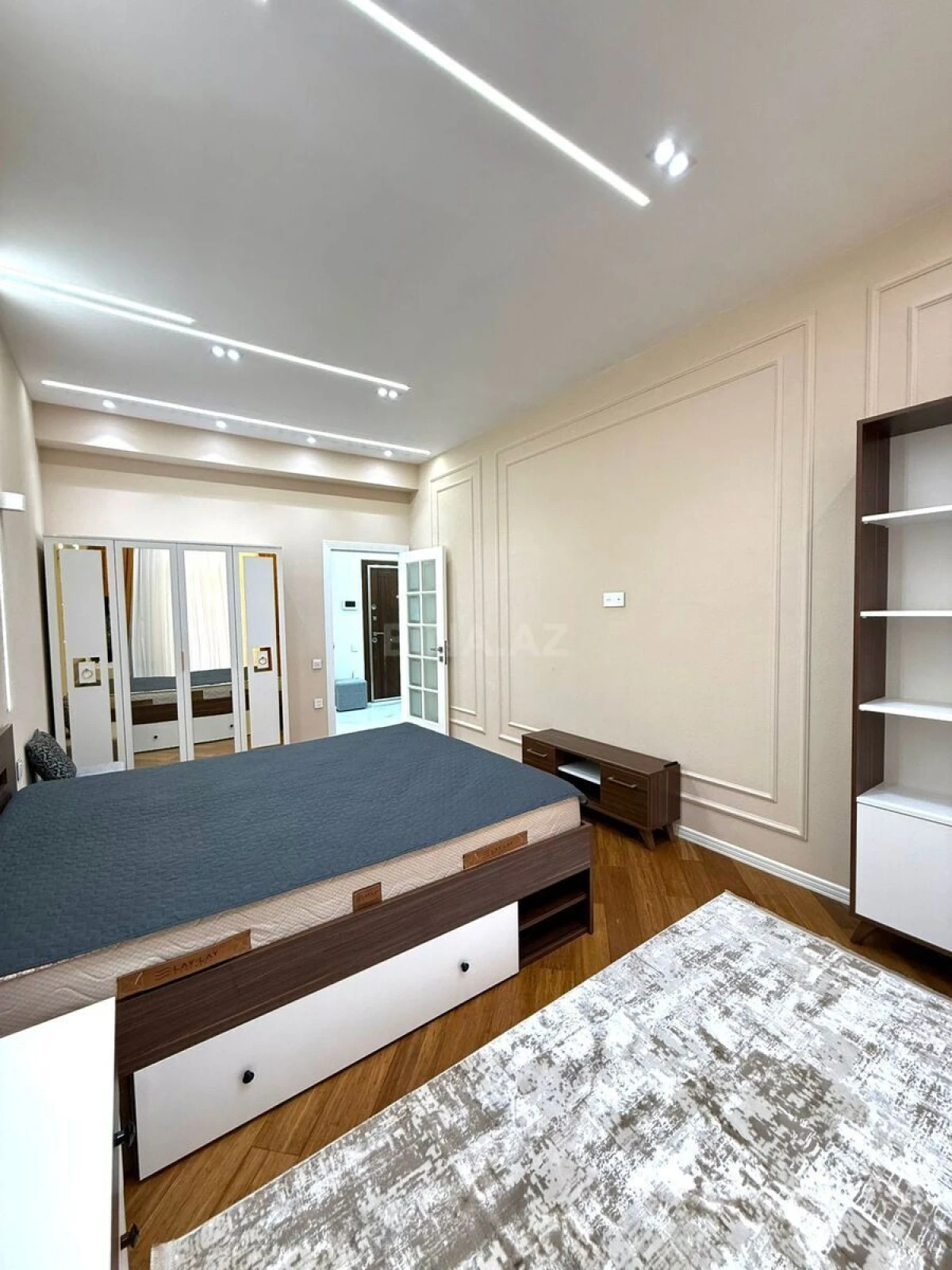 Kirayə verilir 2 otaqlı mənzil 75 m²
