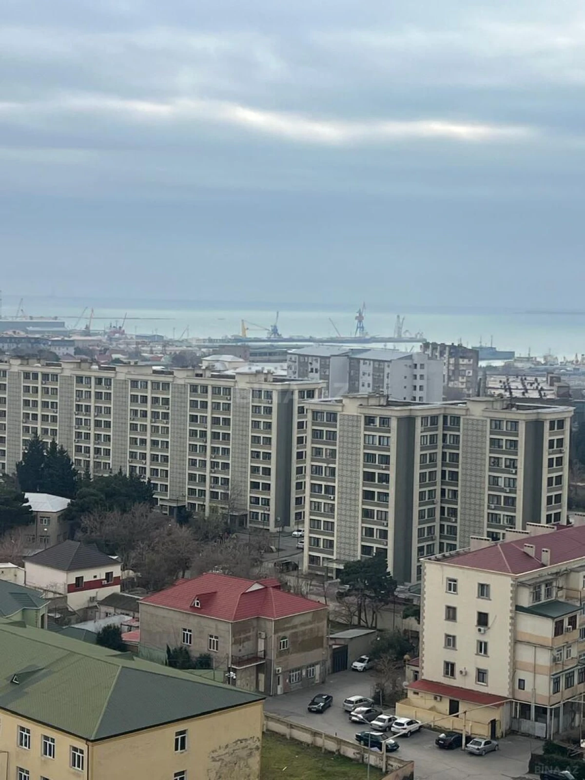 Satılır 3 otaqlı mənzil 98 m²