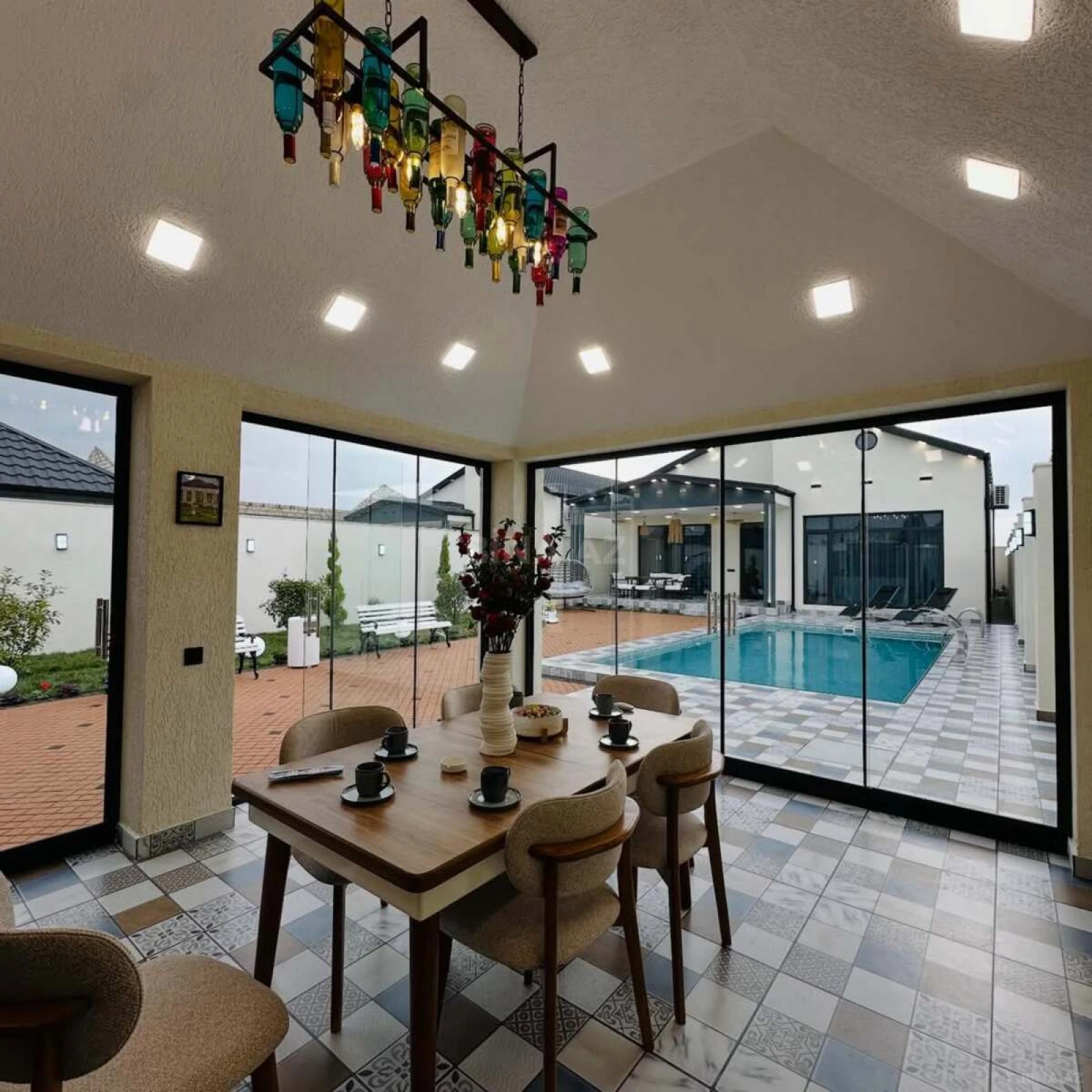 Kirayə verilir 4 otaqlı həyət evi 280 m²