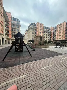 Satılır 4 otaqlı mənzil 180 m²