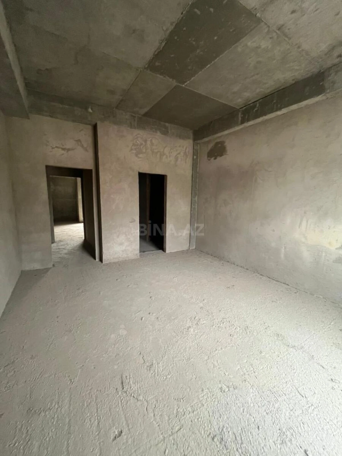 Satılır 4 otaqlı mənzil 180 m²
