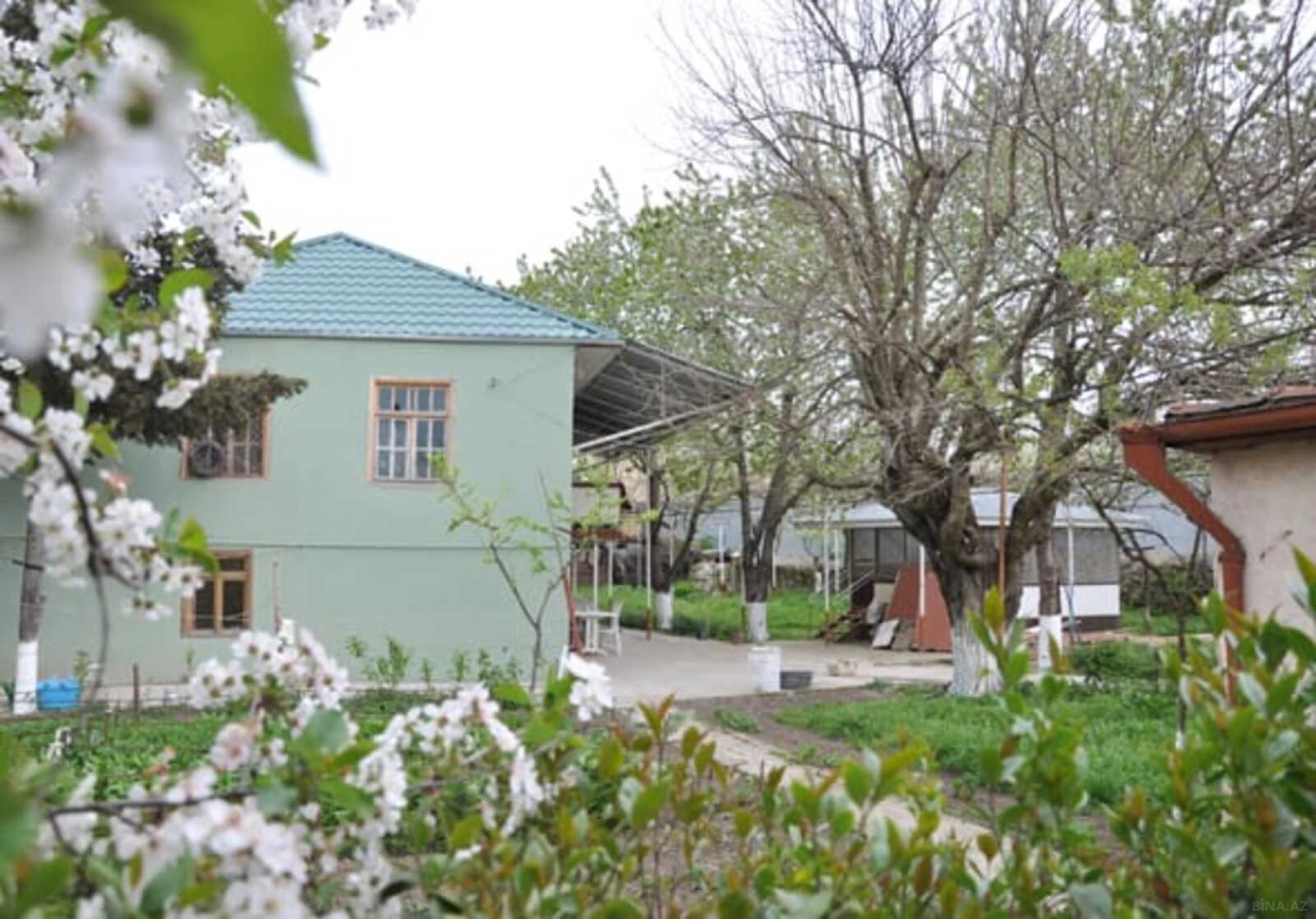 Satılır 6 otaqlı həyət evi 120 m²