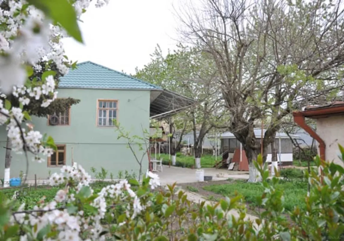 Satılır 6 otaqlı həyət evi 120 m²