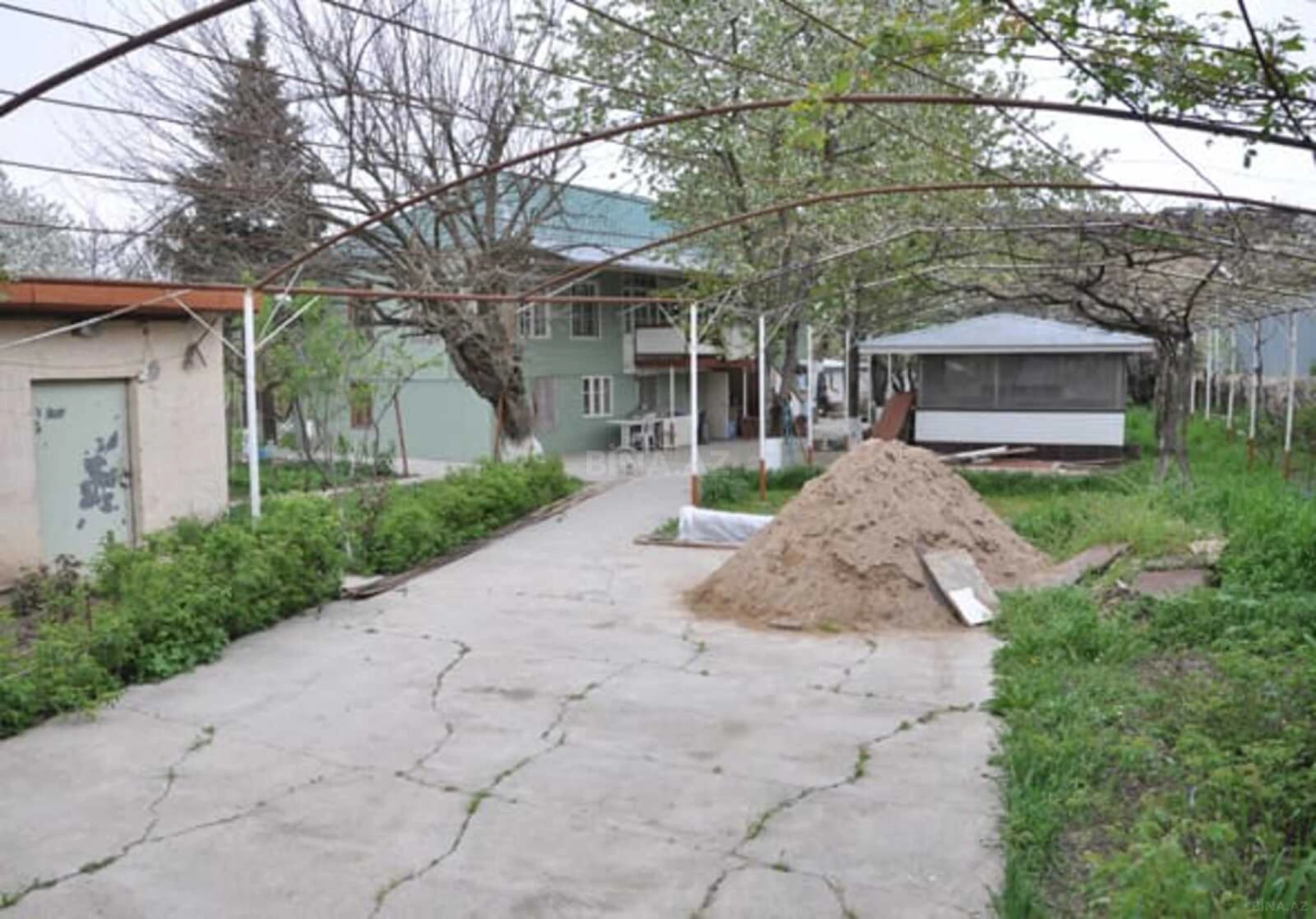 Satılır 6 otaqlı həyət evi 120 m²