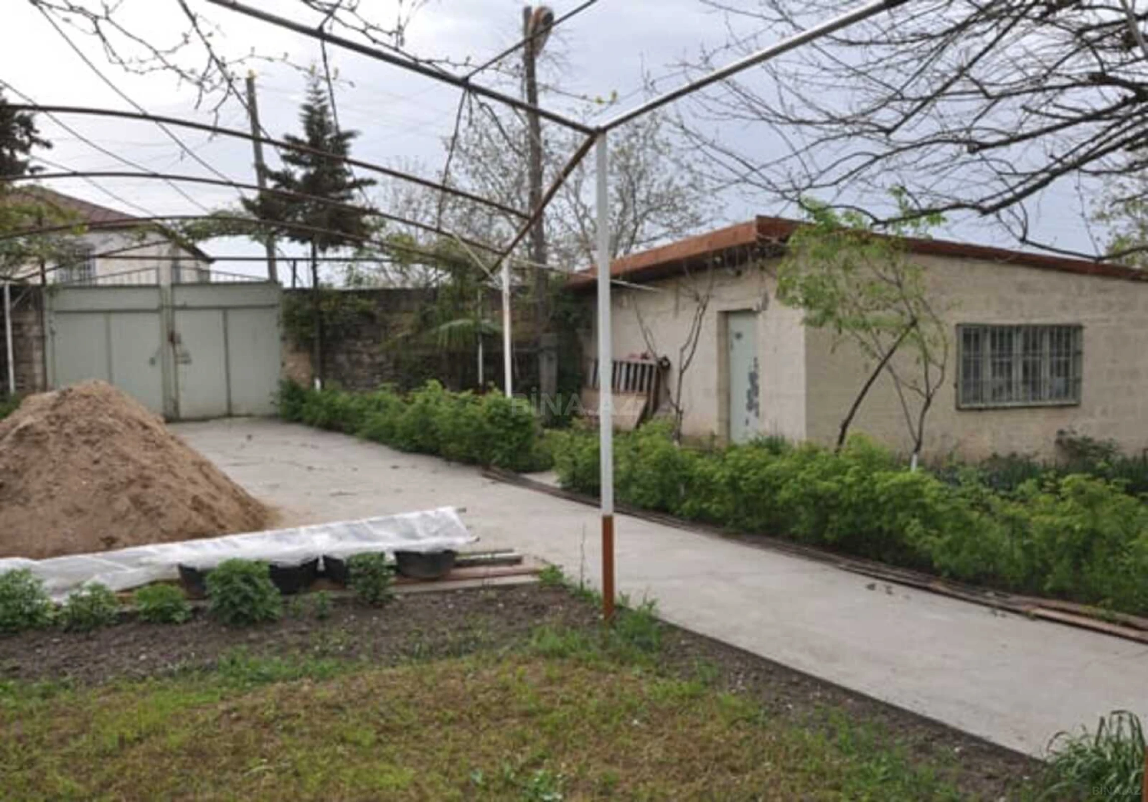Satılır 6 otaqlı həyət evi 120 m²
