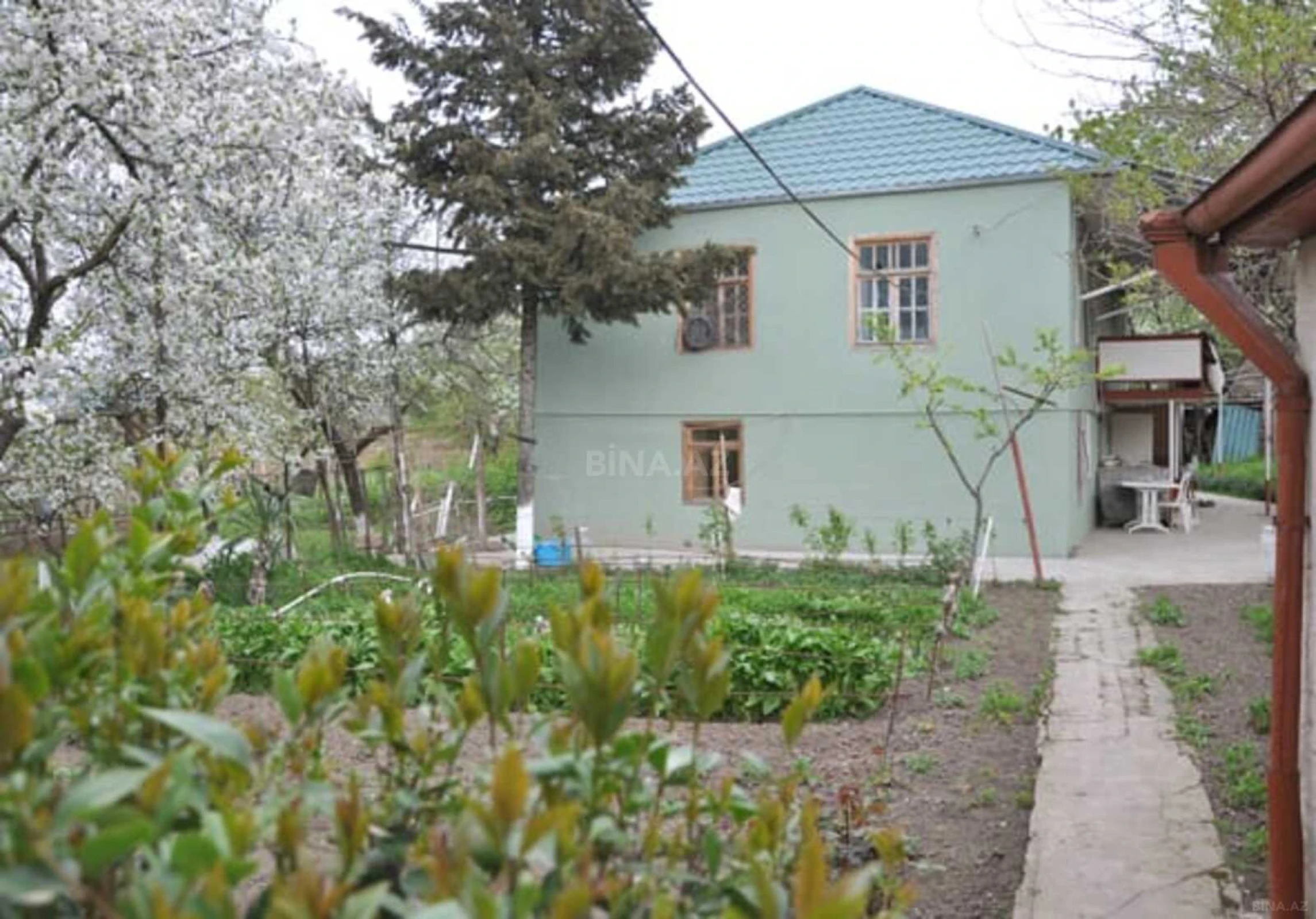 Satılır 6 otaqlı həyət evi 120 m²