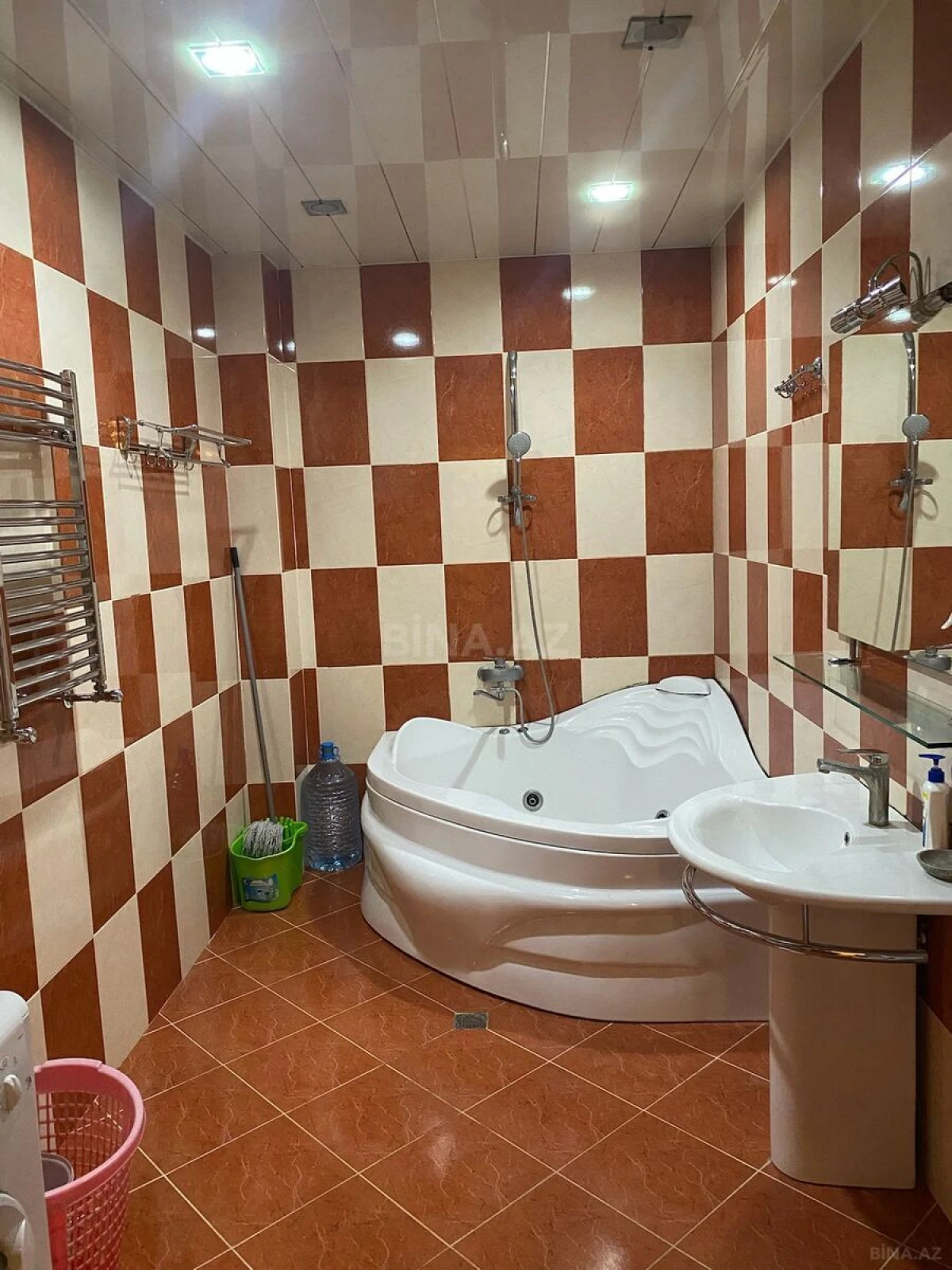 Satılır 3 otaqlı mənzil 105 m²