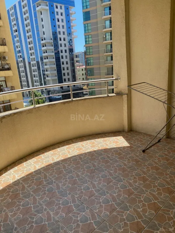 Satılır 3 otaqlı mənzil 105 m²