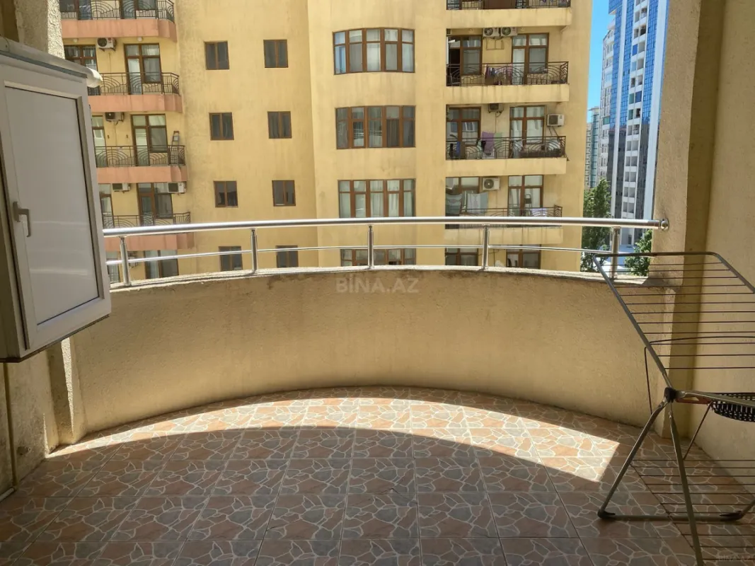Satılır 3 otaqlı mənzil 105 m²