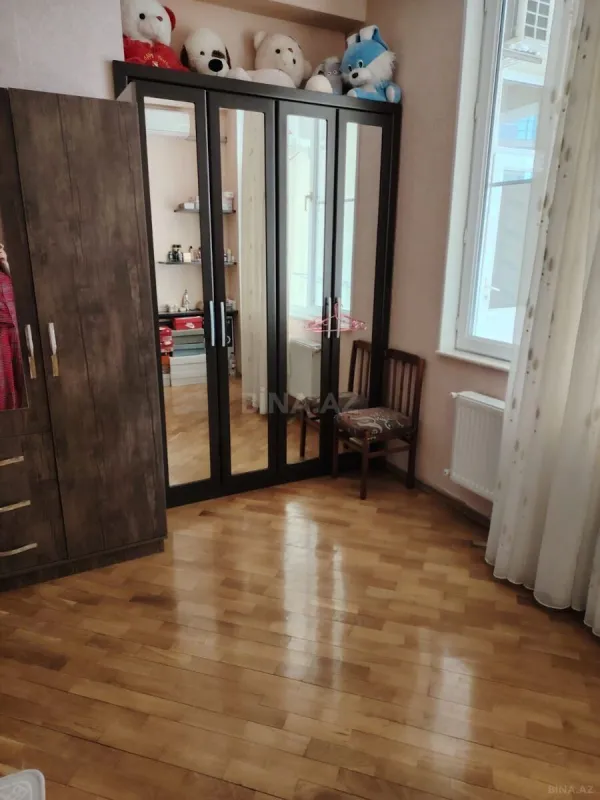 Satılır 3 otaqlı mənzil 105 m²