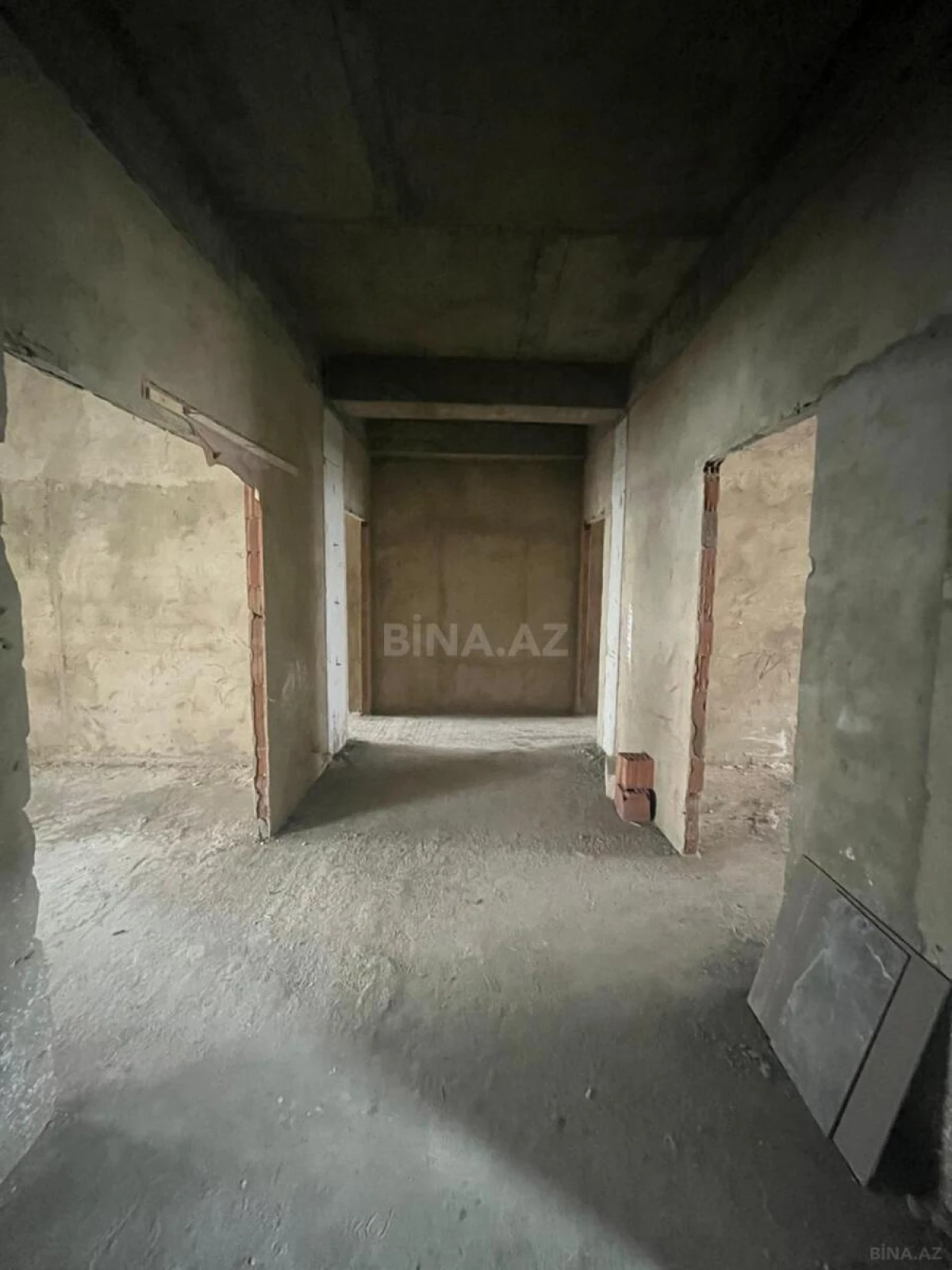 Satılır 3 otaqlı mənzil 145 m²