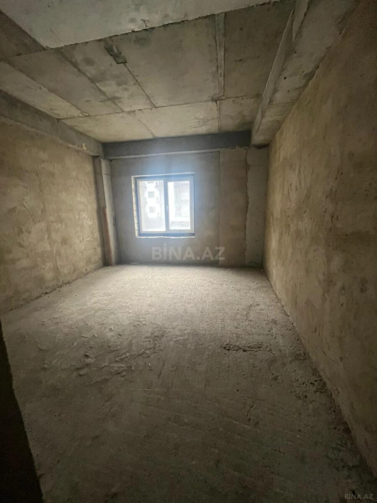Satılır 3 otaqlı mənzil 145 m²