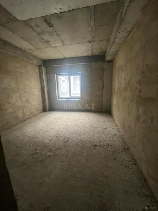 Satılır 3 otaqlı mənzil 145 m²