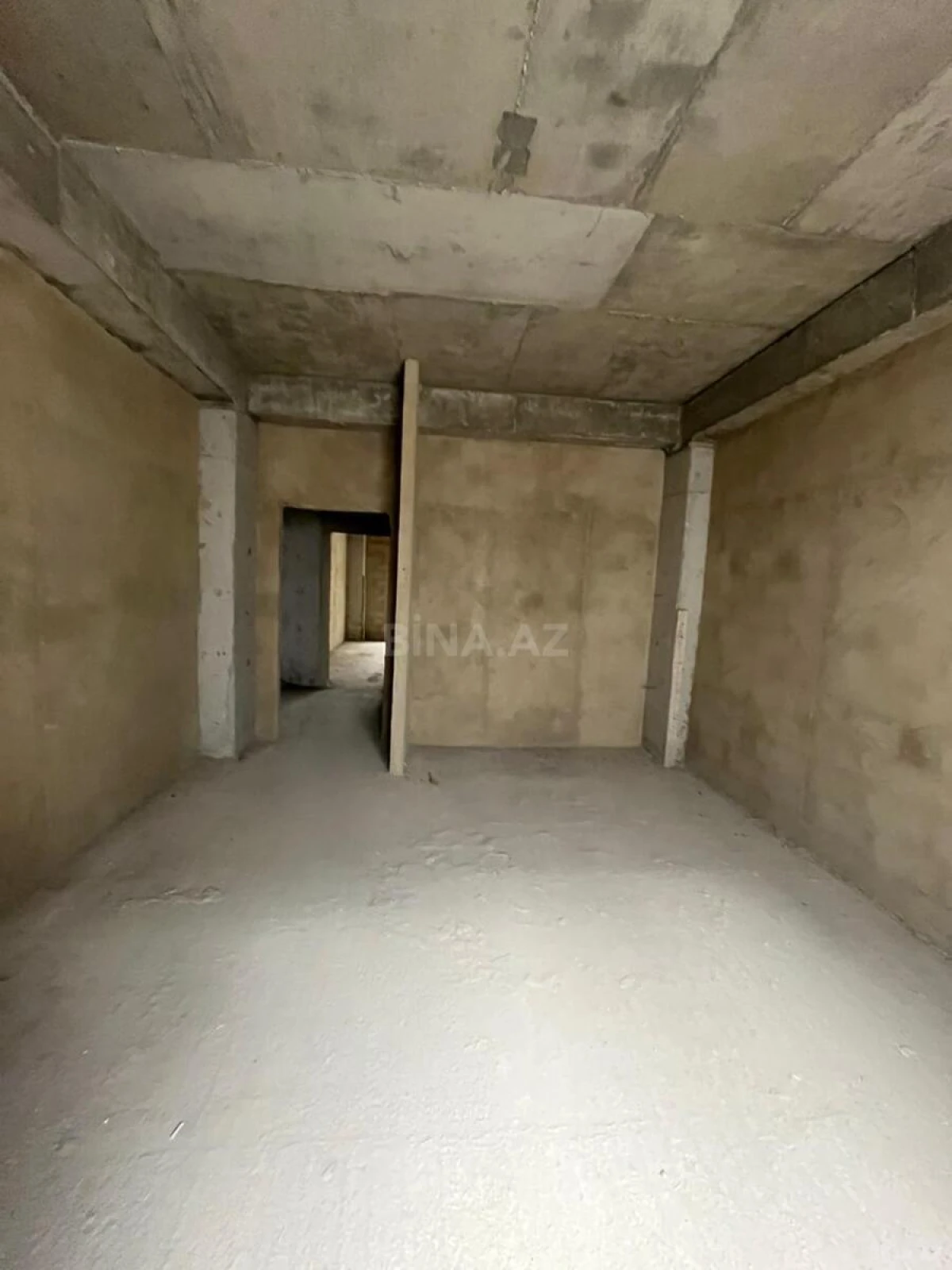 Satılır 3 otaqlı mənzil 145 m²